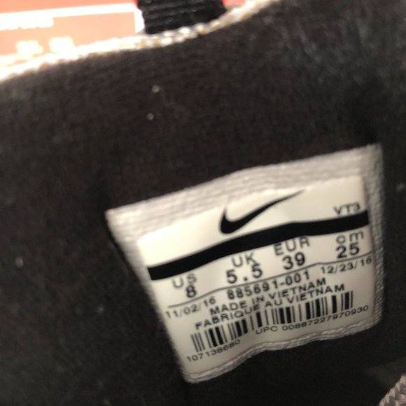 Nike Air Max 97 OG QS Silver Bullet Sneakers - Picture 9 of 9